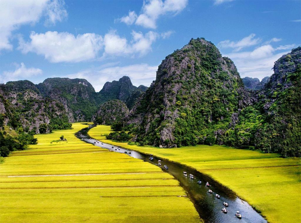 Crystal Khách sạn 3*